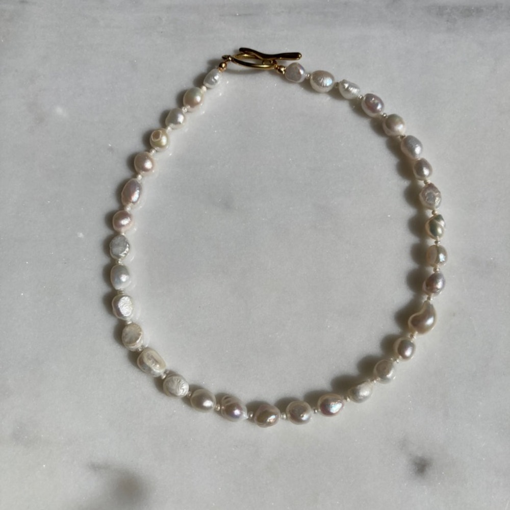 Handmade pearl necklace